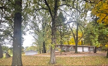 5750 E 129th Ave in Crown Point, IN - Foto de edificio - Building Photo