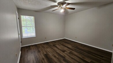 1542 Beaver Trail Dr in Memphis, TN - Building Photo - Building Photo