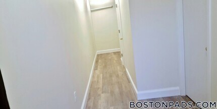 1375 Commonwealth Ave in Boston, MA - Building Photo - Building Photo