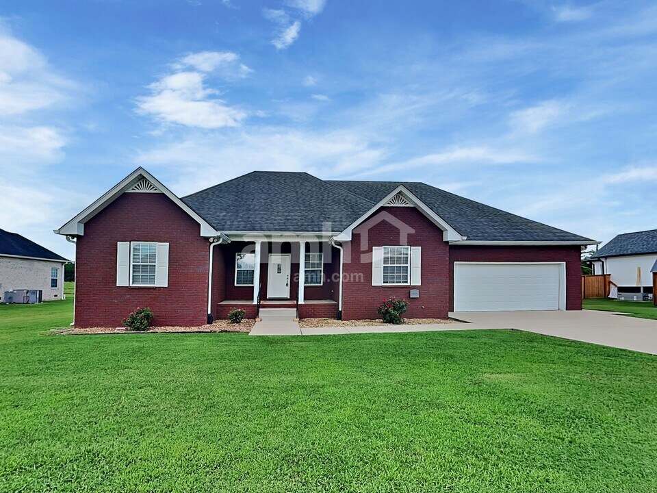 308 Bluefield Ln in Lebanon, TN - Building Photo