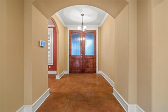 5608 Jim Hogg Ave in Austin, TX - Building Photo - Building Photo