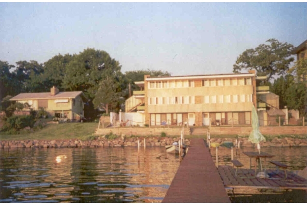 Lake Edge Apartments in Monona, WI - Building Photo