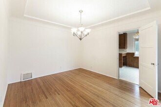 367 N Kings Rd in Los Angeles, CA - Building Photo - Building Photo