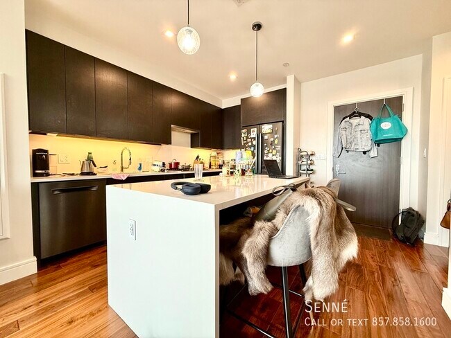 106 Sumner St in Boston, MA - Building Photo - Building Photo