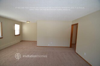 320 Garfield Ave in Champlin, MN - Foto de edificio - Building Photo