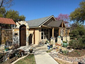 2403 Bottoms East Rd in Troy, TX - Building Photo - Building Photo