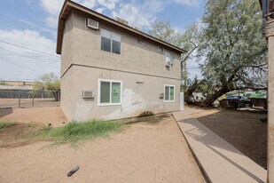 622 N 30th Pl in Phoenix, AZ - Building Photo
