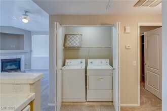 9901 Trailwood Dr in Las Vegas, NV - Building Photo - Building Photo