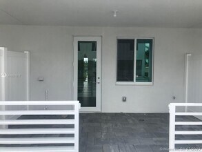 10222 NW 64th Way-Unit -102 in Doral, FL - Building Photo - Building Photo