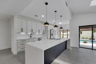 7850 Villa Nova Dr in Boca Raton, FL - Building Photo