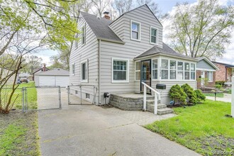 1540 E Madge Ave in Hazel Park, MI - Building Photo - Building Photo