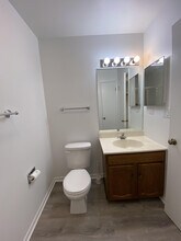 186 Grove Ave, Unit D in Des Plaines, IL - Building Photo - Building Photo