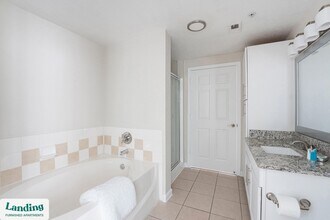 2801 Biltmore Park Dr, Unit 22-208 in Orlando, FL - Building Photo - Building Photo