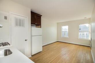 242 South St-Unit -2 in Jersey City, NJ - Foto de edificio - Building Photo