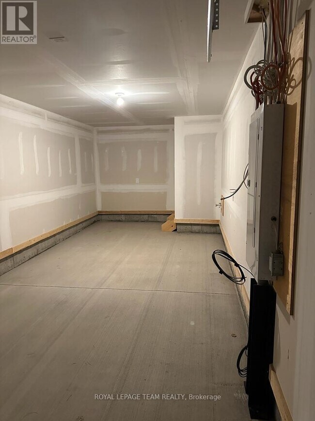 537 Lourmarin Private in Ottawa, ON - Building Photo - Building Photo