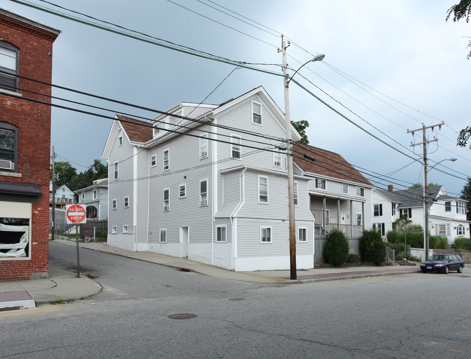 53-55 Shaw St in New London, CT - Building Photo