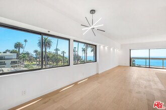 801 Ocean Ave in Santa Monica, CA - Building Photo - Building Photo