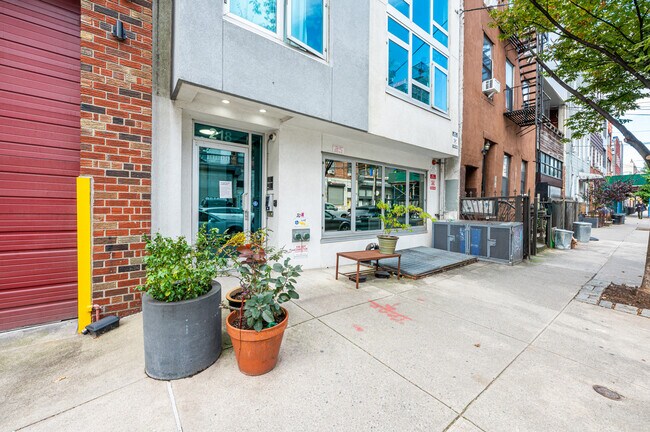 218 N 8th St in Brooklyn, NY - Building Photo - Building Photo
