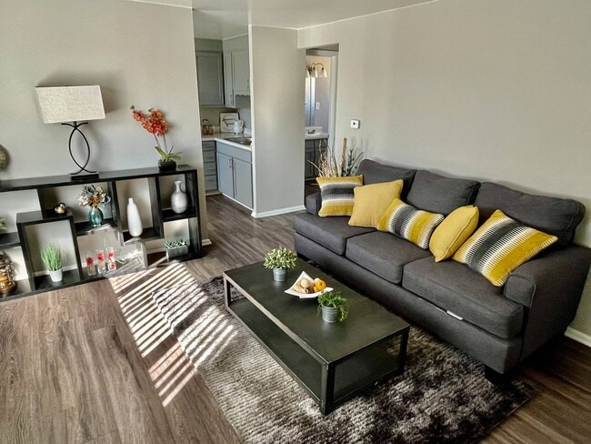 Autumn Lane Apartments in Colorado Springs, CO - Building Photo - Building Photo