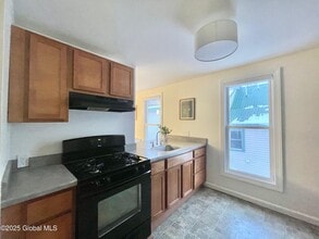 146 Washington St in Saratoga Springs, NY - Building Photo - Building Photo