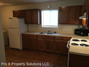 1106 S Joplin St in Pittsburg, KS - Building Photo - Building Photo
