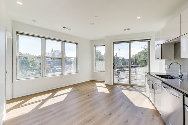 1350 Maryland Ave NE in Washington, DC - Building Photo - Building Photo