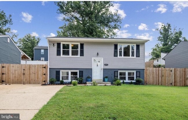 property at 6715 Valley Park Rd