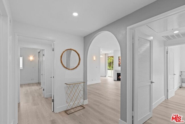 property at 1136 S Shenandoah St