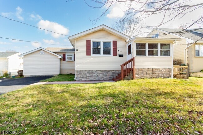 26 Manito Ave in Parsippany Troy Hills, NJ - Building Photo - Building Photo