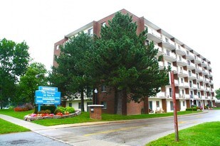 The Westgate in Brantford, ON - Building Photo