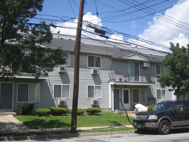 15 Davidson Ct in Staten Island, NY - Building Photo - Building Photo