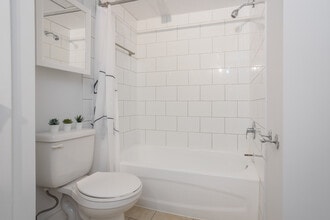 Le Villeroy in St-Lambert, QC - Building Photo - Building Photo