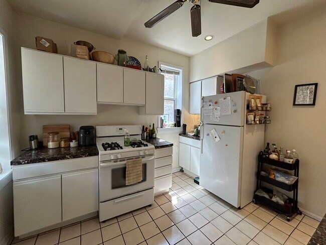 property at 2552 W Eastwood Ave