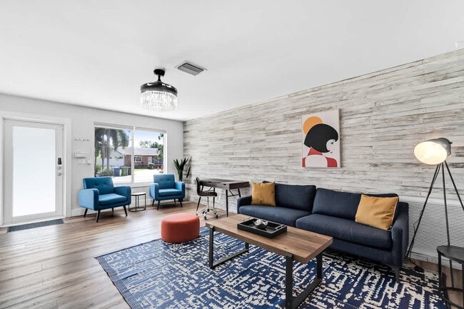 3151 NW 69th St in Fort Lauderdale, FL - Building Photo - Building Photo