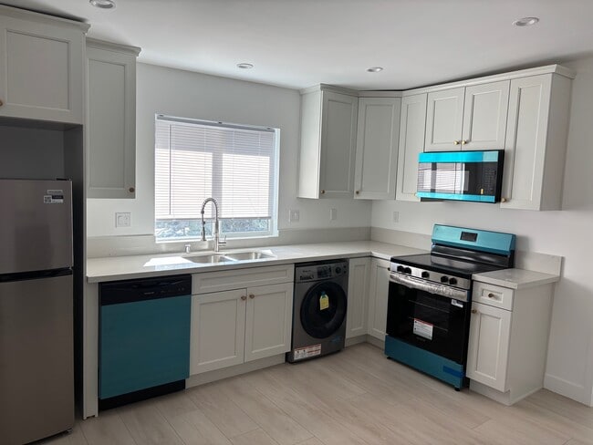 23316 Balmoral Ln, Unit 23318 in West Hills, CA - Foto de edificio - Building Photo