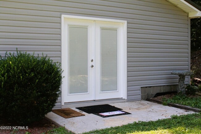 1136 S McNeill St in Carthage, NC - Building Photo - Building Photo