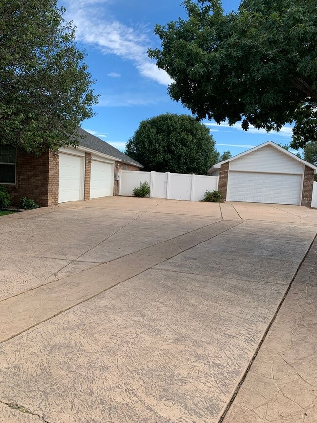 112 Savannah Ct in Clovis, NM - Foto de edificio - Building Photo