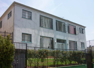 748 S Berendo St in Los Angeles, CA - Foto de edificio - Building Photo