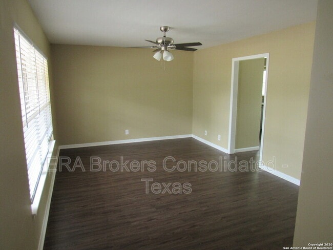 106 Winn Ave in Universal City, TX - Building Photo - Building Photo