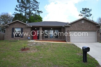 4521 Hermosa Rd in Crestview, FL - Building Photo - Building Photo