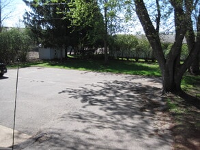 2319 N Hillcrest Pky, Unit 2319 in Altoona, WI - Building Photo - Building Photo