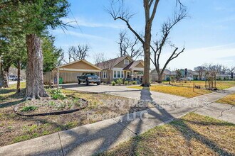 212 N Grand Ave in Waxahachie, TX - Building Photo - Building Photo