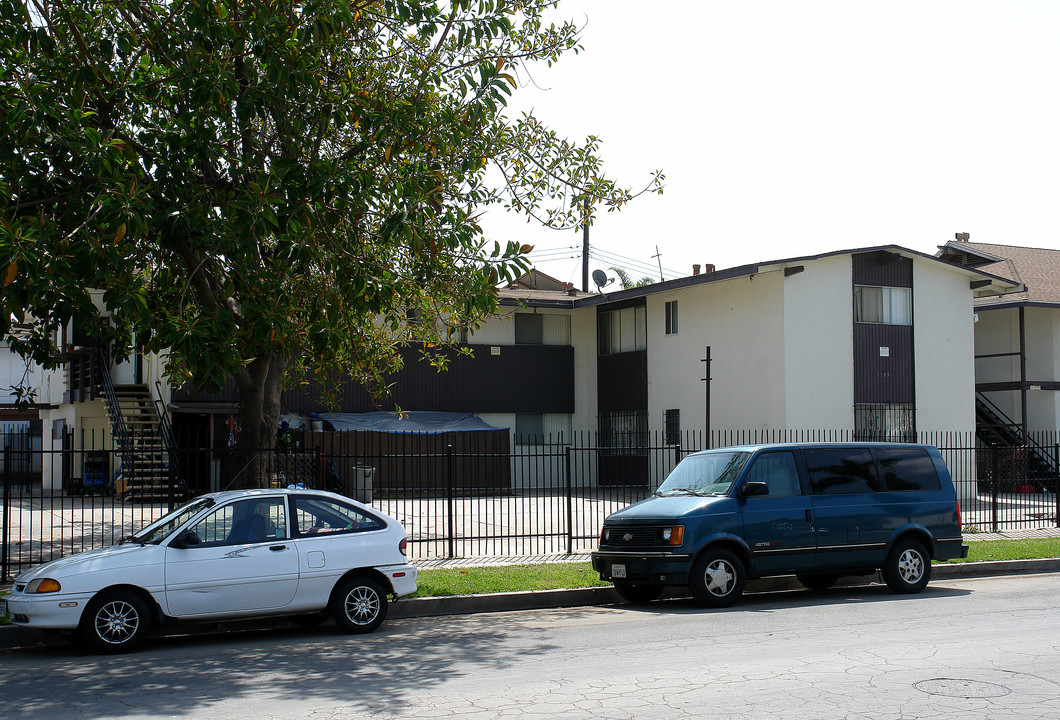 1135 Pacific Ave in Santa Ana, CA - Building Photo