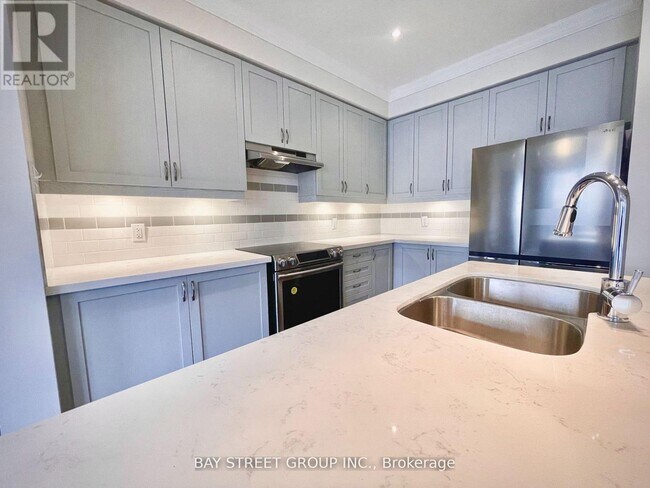 124 Anchusa Dr in Richmond Hill, ON - Building Photo - Building Photo