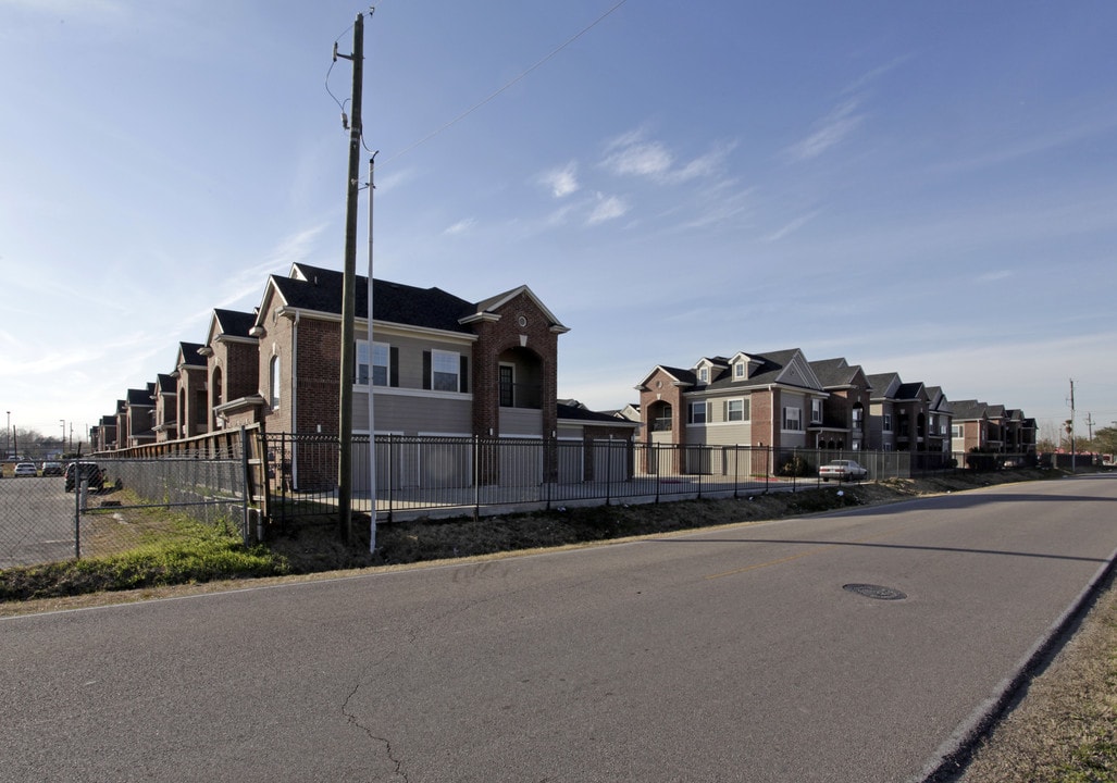 Mayfair Park in Houston, TX - Building Photo