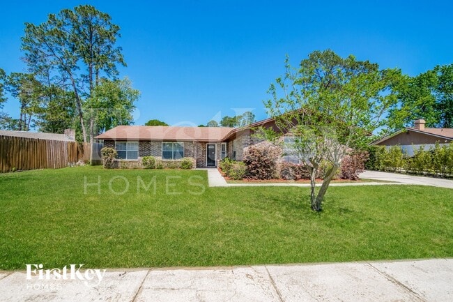 1746 Cinnamon Dr