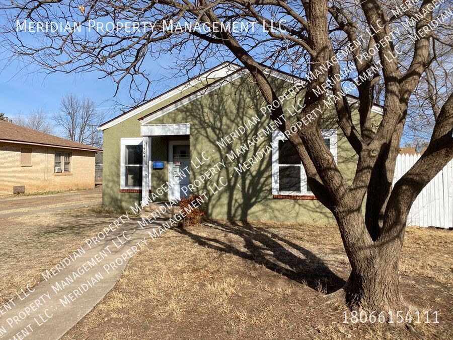 1904 24th St in Lubbock, TX - Building Photo