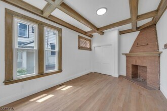 78 Grove St in Montclair, NJ - Building Photo - Building Photo