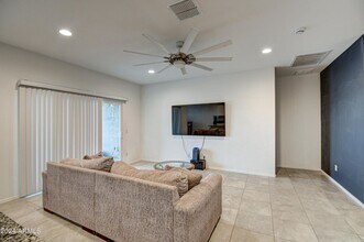 1157 W Paradise Wy in Casa Grande, AZ - Building Photo - Building Photo