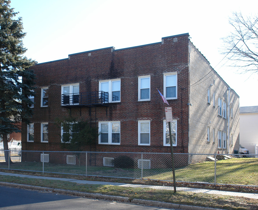 415 E Elm St in Linden, NJ - Building Photo